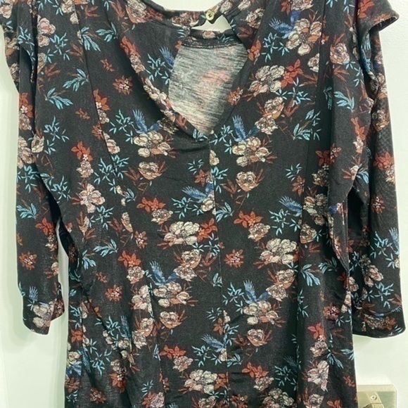 Free people long sleeve floral print with ruffle Size M - Picture 2 of 7